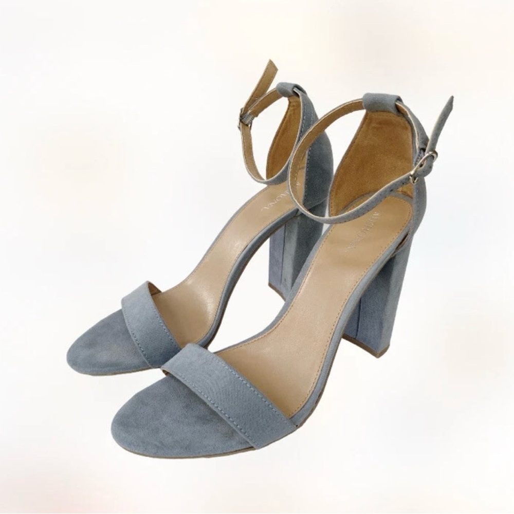 Merona Lulu high block heel sandals in faux suede blue. Size 9. EUC.